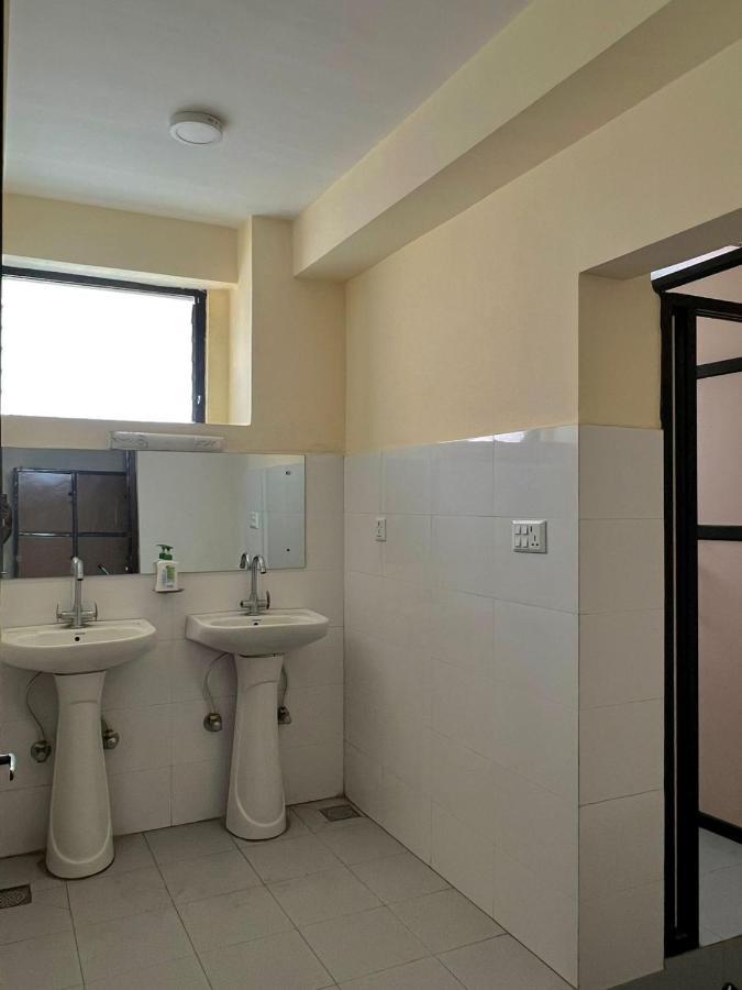 Bodhi Tree Hostel Катманду Екстер'єр фото